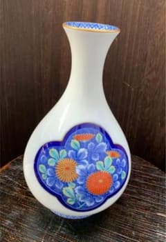 香蘭社の花瓶　明るい雰囲気　　清潔感ありのサムネイル