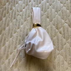クリーム色 ハンドバッグのサムネイル