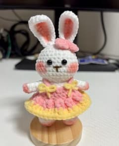 ハンドメイド あみぐるみ うさぎ キーホルダーのサムネイル