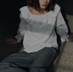 OHGA RUFFLE SHOULDER ホワイト - メルカリ