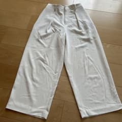ホワイト ワイドパンツ　オフィスカジュアルのサムネイル