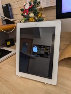 Apple iPad シルバー 第4世代 wifi セルラーMM 16GB　本体のサムネイル