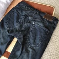 H&M スキニーデニム スキニージーンズ 春物セールのサムネイル