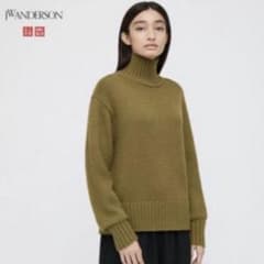 UNIQLO  JW ANDERSON コラボ ニット ハイネックセーターのサムネイル