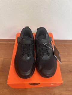 NIKE キッズ スニーカー ブラックのサムネイル