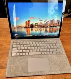 Microsoft Surface Laptopのサムネイル