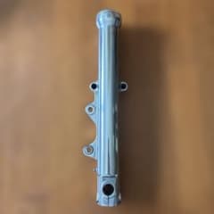 ハーレー 39mm ダブルディスク用 右側フォークボトムケース XLH FXR t*7様 ハーレー 39mm ダブルディスク用 右側フォークボトムケース XLH