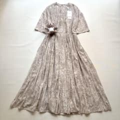 未使用タグ付　クラネ　花柄　プリーツロングワンピース　シフォン　ゆったり 未使用タグ付 クラネ 花柄 プリーツロングワンピース シフォン