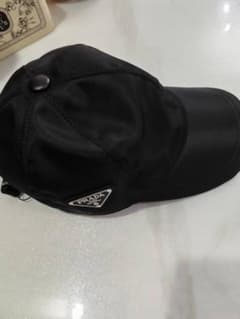 PRADA ベースボールキャップ ブラック