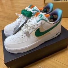 新品　NIKE AIR FORCE 1  07 LV8 EMB エアフォース1のサムネイル