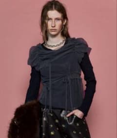 シャーリングミニパフスリーブトップス - メルカリ