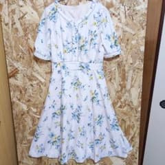 新品タグ付き LAISSE PASSE フラワーブーケプリントワンピース M