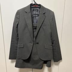 グレー ストライプ スーツ 上下セットのサムネイル