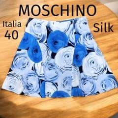 モスキーノ 青と白のバラ柄 ミニ、膝丈フレアースカート 40 MOSCHINO
