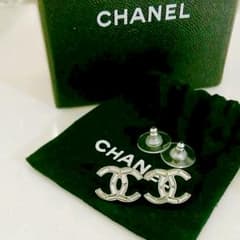 にちこ様ご専用でございます♥CHANEL  ピアスのサムネイル
