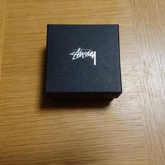 STUSSYピアスピンバッチのサムネイル