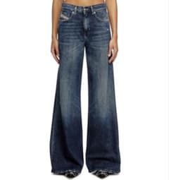 美品 DIESEL Flare Jeans 1978 D-Akemi 09n70 - メルカリ