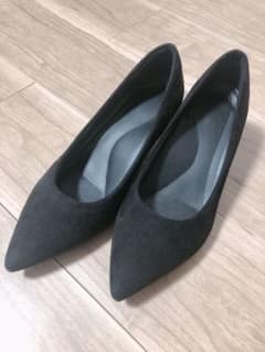 ユニクロ　コンフィールタッチパンプス　黒のサムネイル