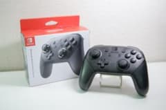 【中古美品】Nintendo Switch プロコントローラーのサムネイル