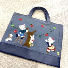美品！ファミリア70周年記念りんごトートバッグのサムネイル