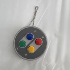 Nintendo スーパーファミコン コントローラー キーチェーンのサムネイル