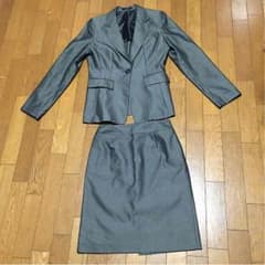 美品☆コムサイズム  スーツのサムネイル