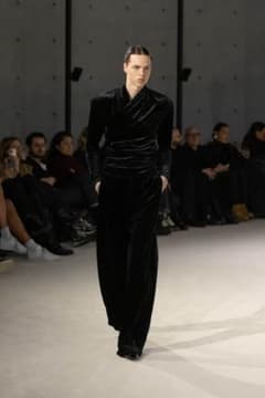 【新品未使用】23aw SAINT LAURENT ベルベットシルクパンツのサムネイル