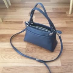 【DIANA】定価14000円！レザーショルダーバッグのサムネイル
