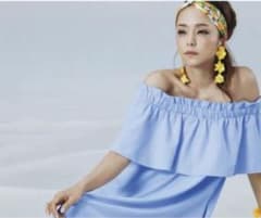 H&M 安室奈美恵 コラボ オフショルダーワンピースのサムネイル