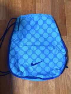 【新品未使用】NIKE ドット柄 ナップサック プールバッグ　タグ付きのサムネイル