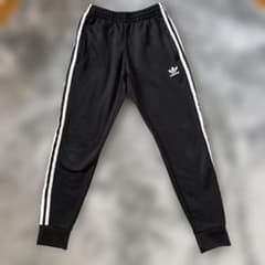 adidas トレフォイルロゴのサムネイル