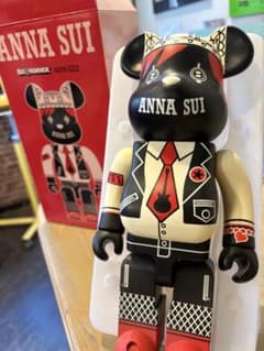 BE@RBRICK ANNA SUI RED & BEIGE 400％ - メルカリ