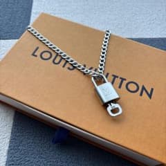 美品 LOUIS VUITTON シルバーカデナ 南京錠 新品シルバーネックレス