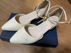 パンプス　ベージュレース　23.5cm ストラップ付のサムネイル