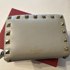 VALENTINO GARAVANI 二つ折り財布 スタッズ♡ヴァレンティノのサムネイル