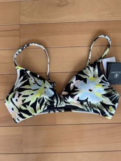 新品VOLCOM水着　ビキニ上のサムネイル