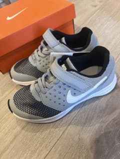NIKEキッズスニーカー18㎝のサムネイル