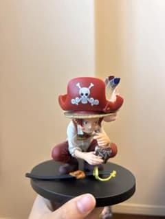 ワンピース シャンクス フィギュアのサムネイル