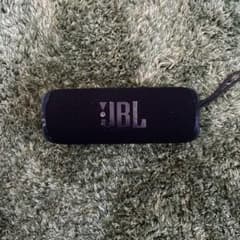 JBL FLIP6 ワイヤレススピーカーのサムネイル