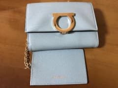 美品【Salvatore Ferragamo】★折財布★のサムネイル