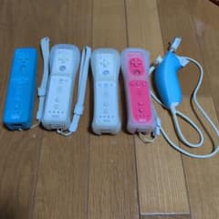 Wii Remote, Nunchuk, and other peripherals (bundle, junk items)