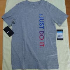 ナイキ　半袖Tシャツ 　サイズ表記150（M）のサムネイル