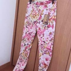 d.i.a.♡花柄スキニーパンツ♡新品未使用のサムネイル