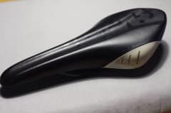 fizik arione versus アリオネ フィジーク カーボンレールのサムネイル