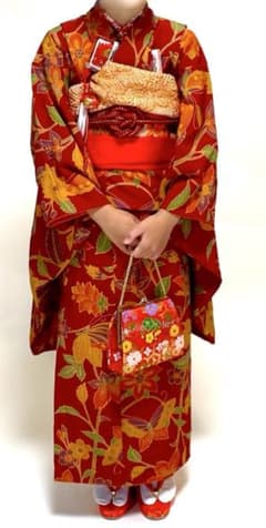 七歳の女の子のお支度 臙脂色 紅型風模様渋め 正絹振袖 七五三