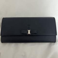 Ferragamo 長財布 ブラック 値下げのサムネイル