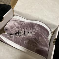 Nike Air Jordan 1 MID SE ウィメンズ　セール売り切りのサムネイル