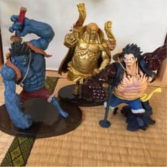 ワンピースフィギュア3体  ナイトメア ギア4ルフィ センゴクのサムネイル