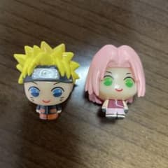 NARUTO びっくらたまご　　ナルト　サクラ　ミニ　フィギュアのサムネイル