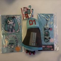 チャックスGP×初音ミク ミニチュアスケートボードキーホルダー グルーミー ２